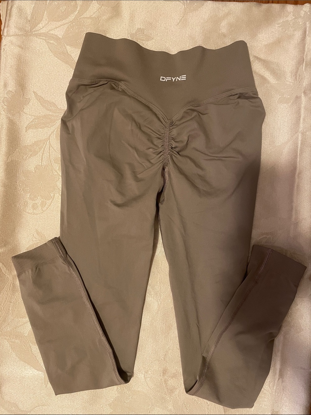 Dfyne Impact Leggings - Feather Beige View 4